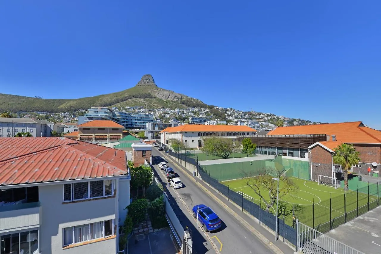 Charming 2-Bed Sea Point Retreat Mountain Views Apartment Cape Town