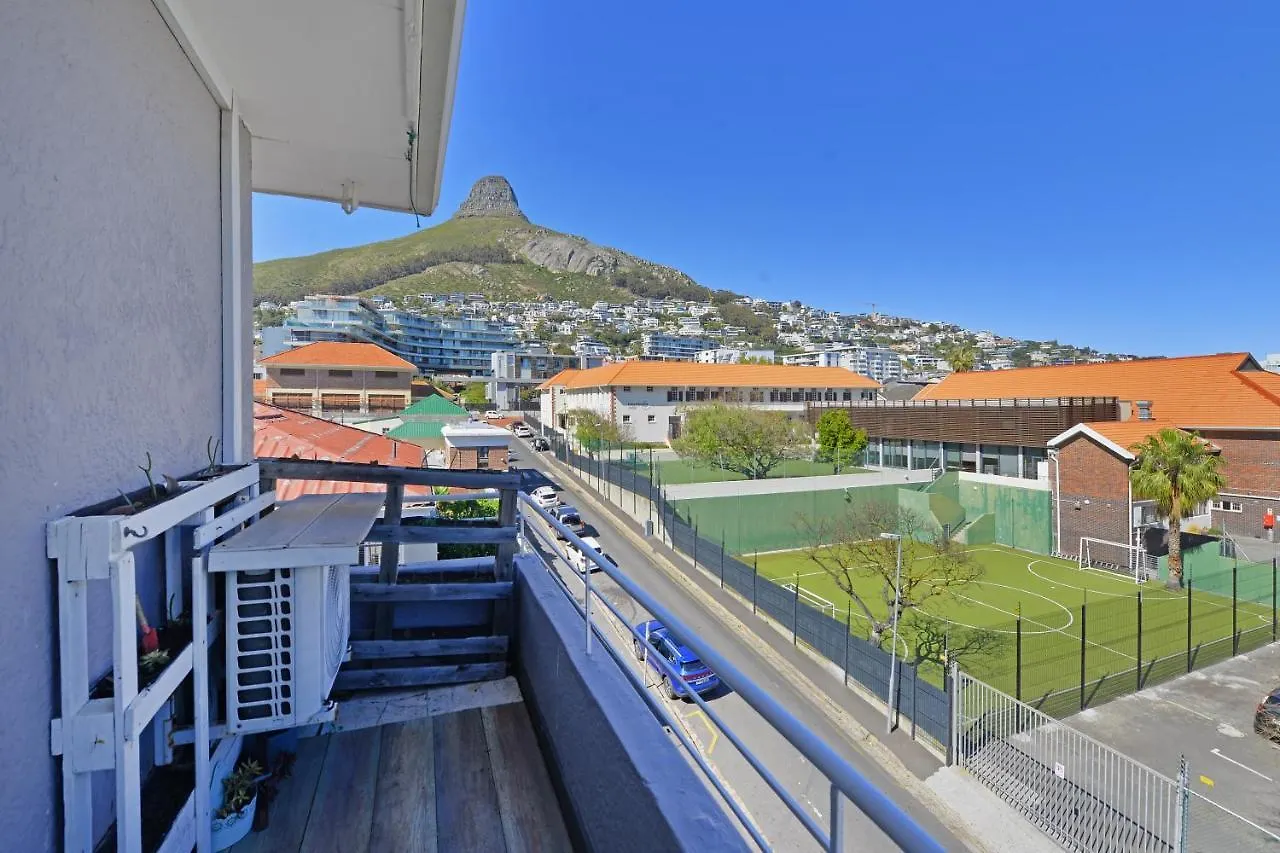Charming 2-Bed Sea Point Retreat Mountain Views Apartment Cape Town